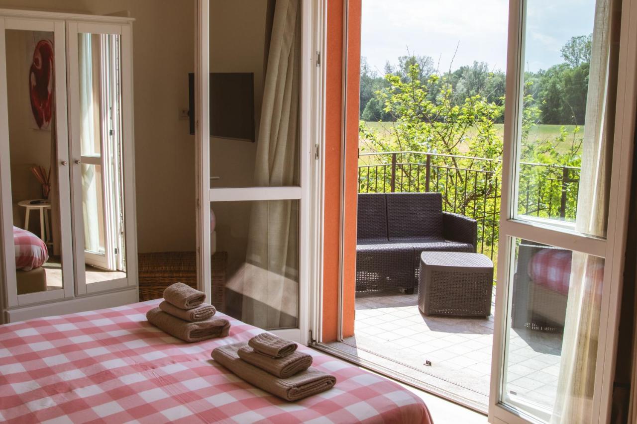 Agriturismo Familiare I Giardini Del Lago 바레세 외부 사진